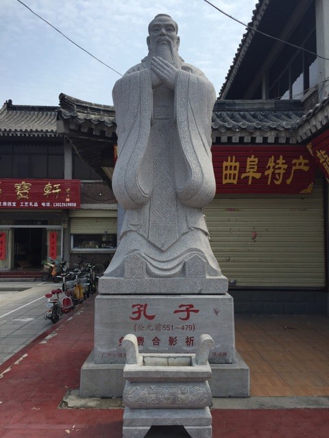 statue